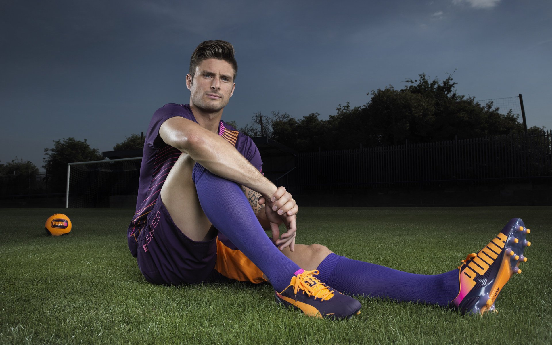 开云官网-压迫型战术是否让五大联赛比赛节奏整体提升，什么是压迫式运动